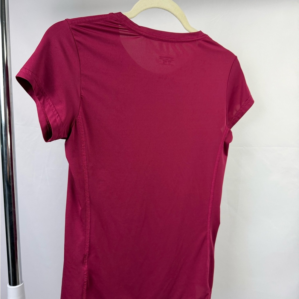 Wilson‎ Athletic Performance Tee Pink Short Sleeve Breathable Workout Top M - Picture 3 of 9